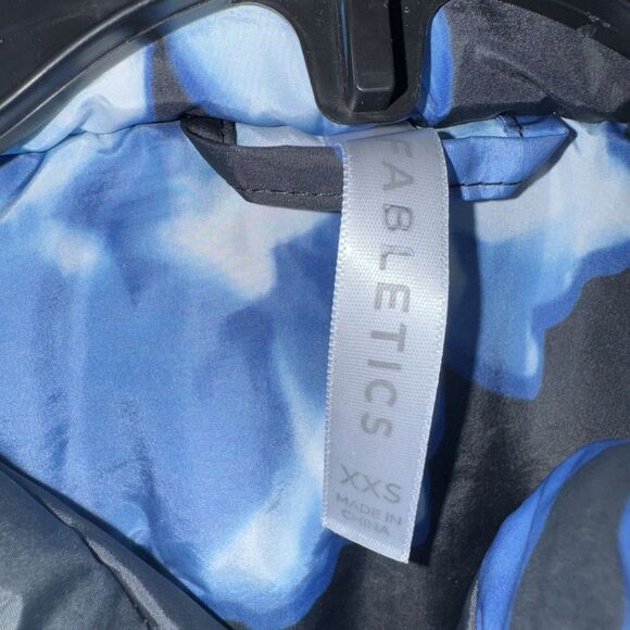 Fabletics Women All Weather Jacket Puffer Black Blue Bloom Shine sz XXS NEW $115 - Picture 3 of 8